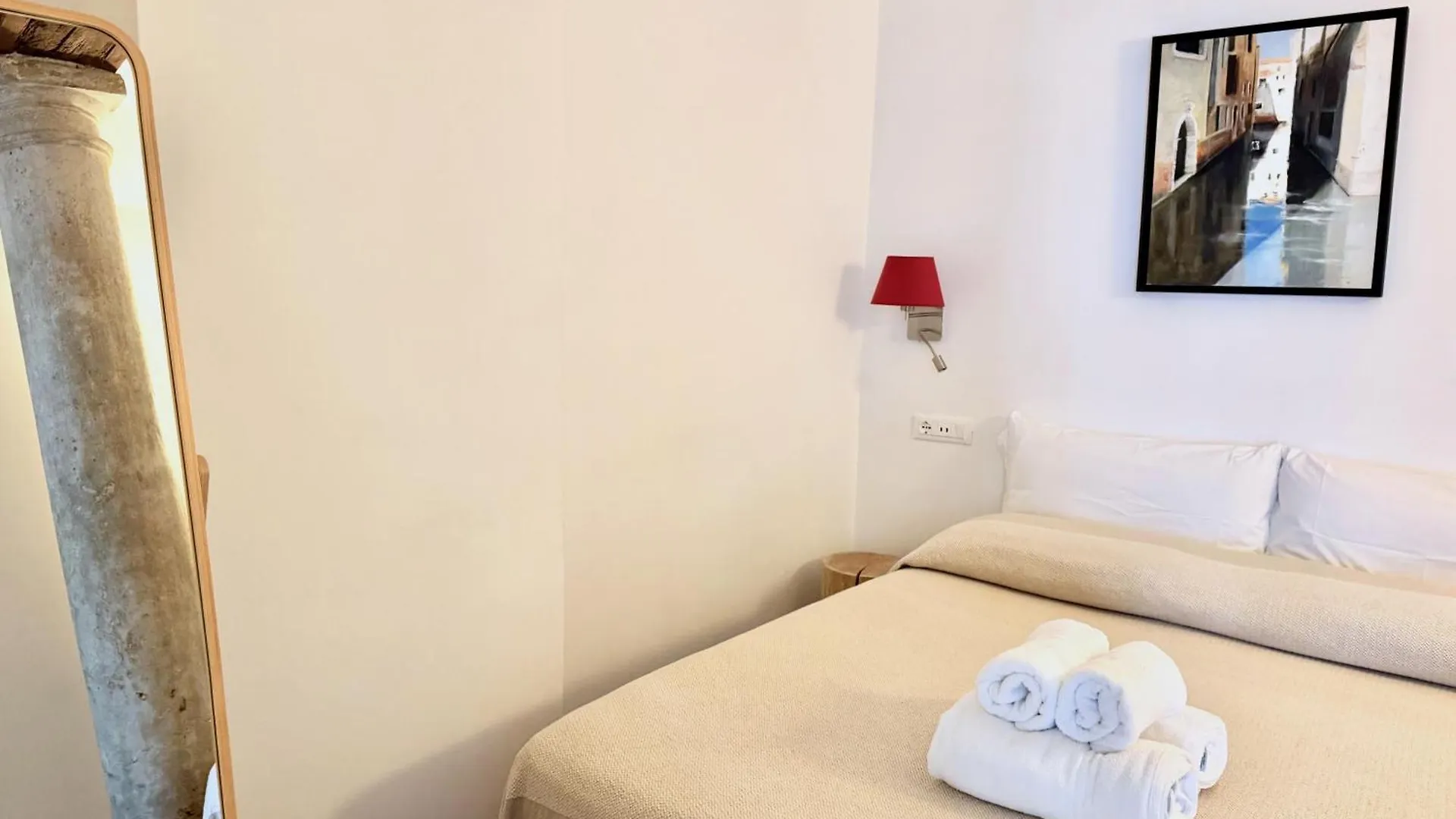 Apartment Ca Penini - Canal View Venice Italy